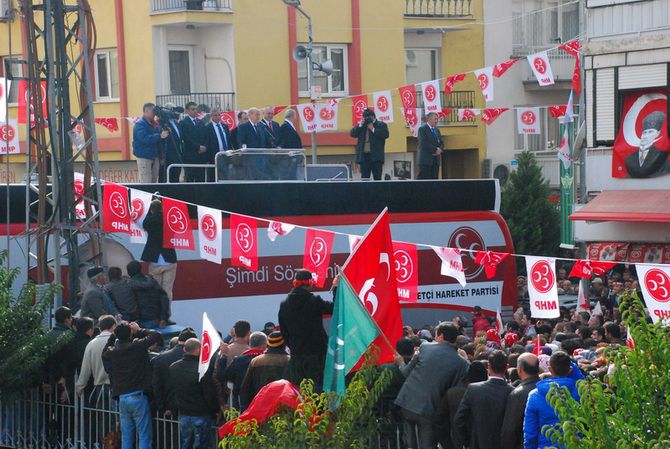 MHP LİDERi DEVLET BAHÇELİ AKHİSARLILAR İLE BULUŞTU